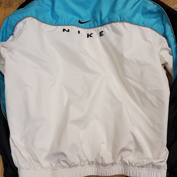 #065 Nike Small Windbreaker Jacket - Picture 13 of 17